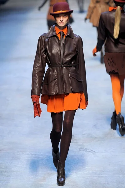 Look 38